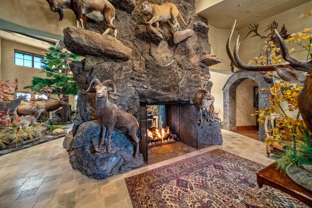 Y-Bell Ranch – Main House – Image 5