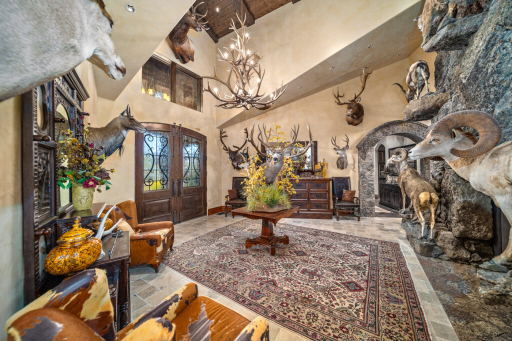 Y-Bell Ranch – Main House – Image 6