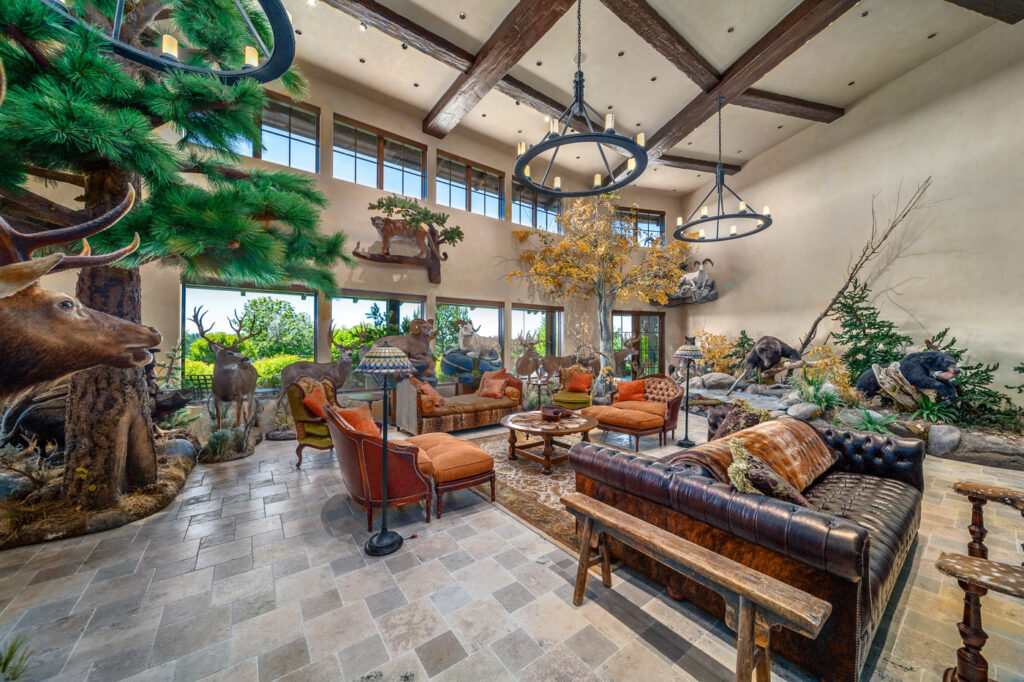 Y-Bell Ranch – Main House – Image 7