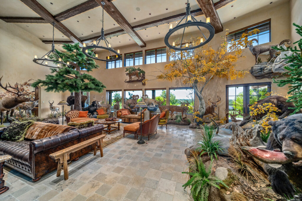 Y-Bell Ranch – Main House – Image 8