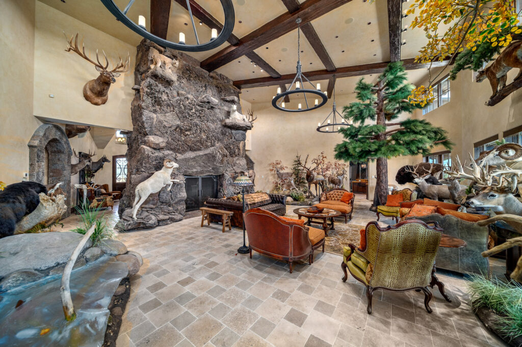 Y-Bell Ranch – Main House – Image 9