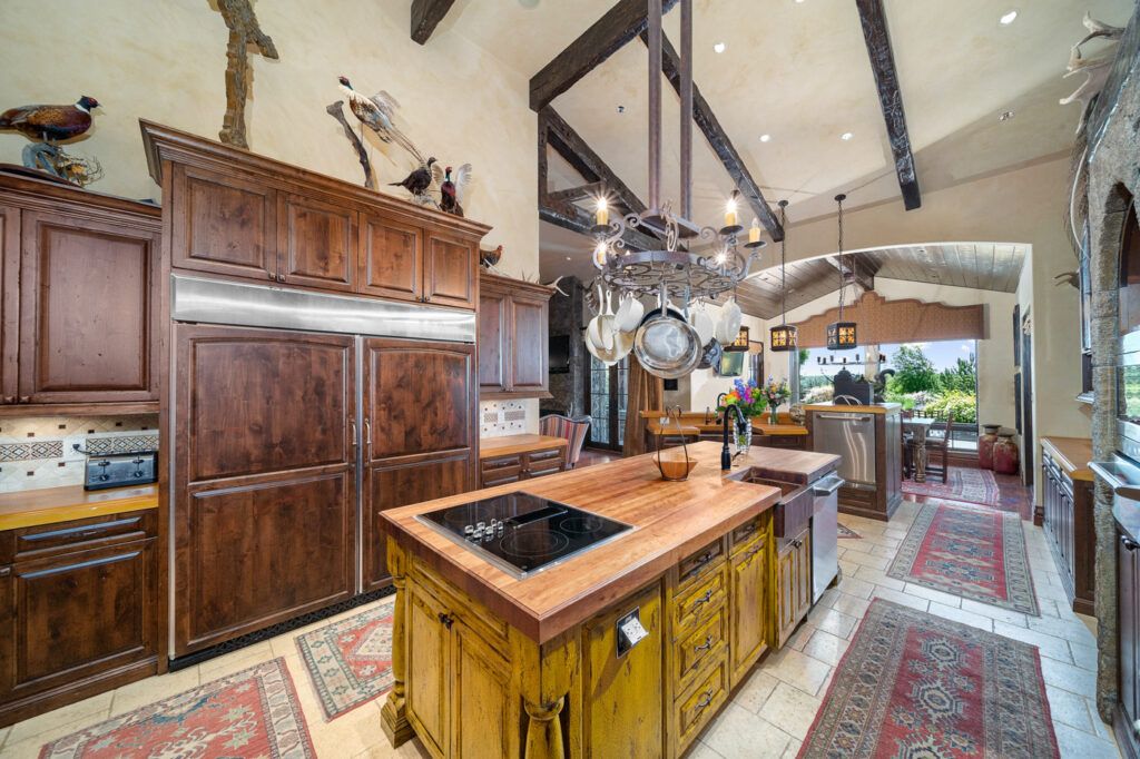 Y-Bell Ranch – Main House – Image 11