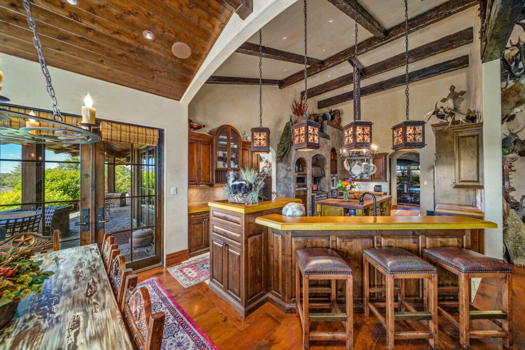 Y-Bell Ranch – Main House – Image 14