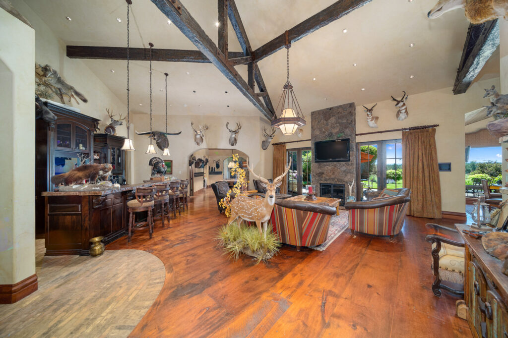 Y-Bell Ranch – Main House – Image 17