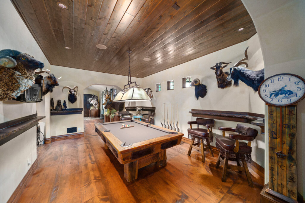 Y-Bell Ranch – Main House – Image 22