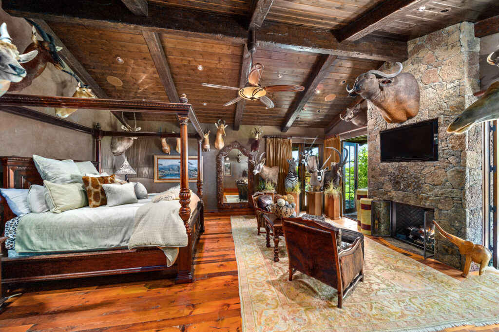 Y-Bell Ranch – Main House – Image 26