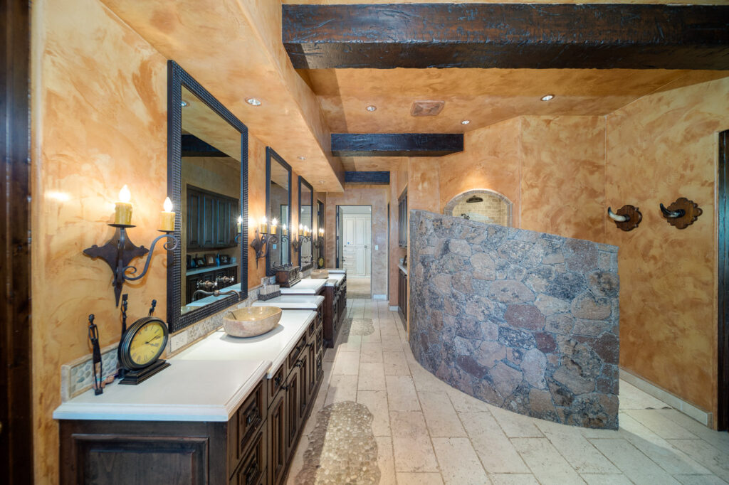 Y-Bell Ranch – Main House – Image 28