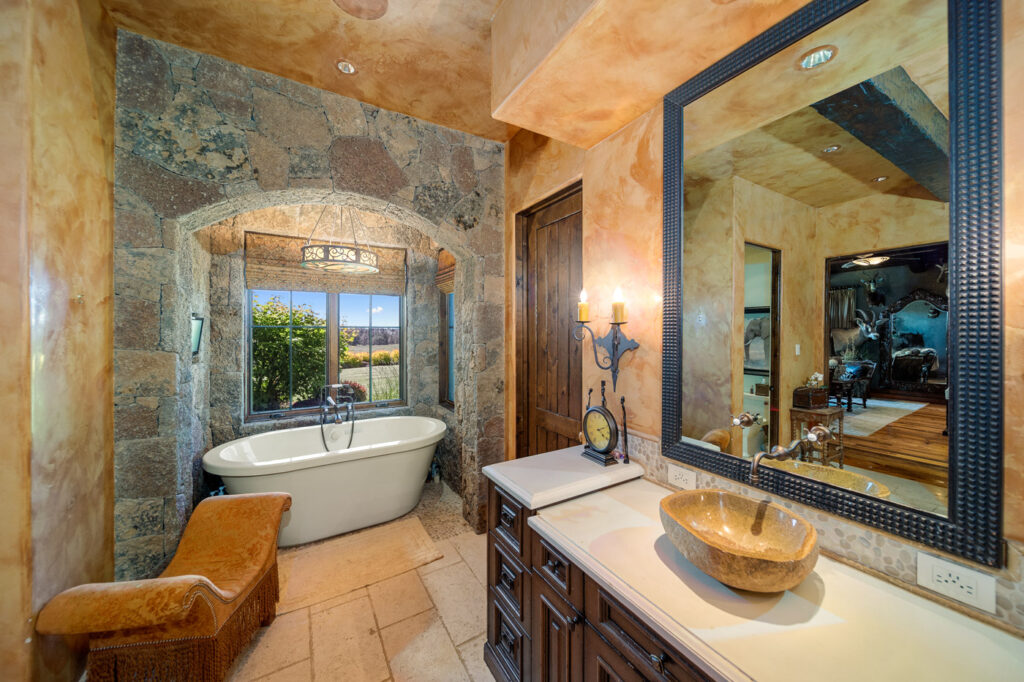 Y-Bell Ranch – Main House – Image 29