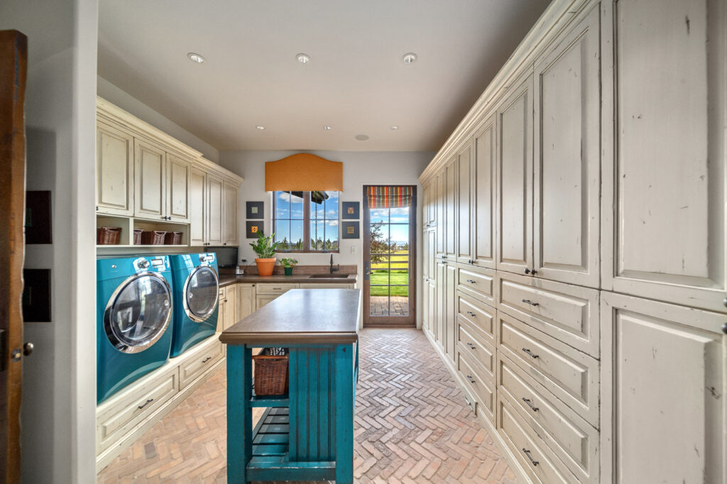 Y-Bell Ranch – Main House – Image 44