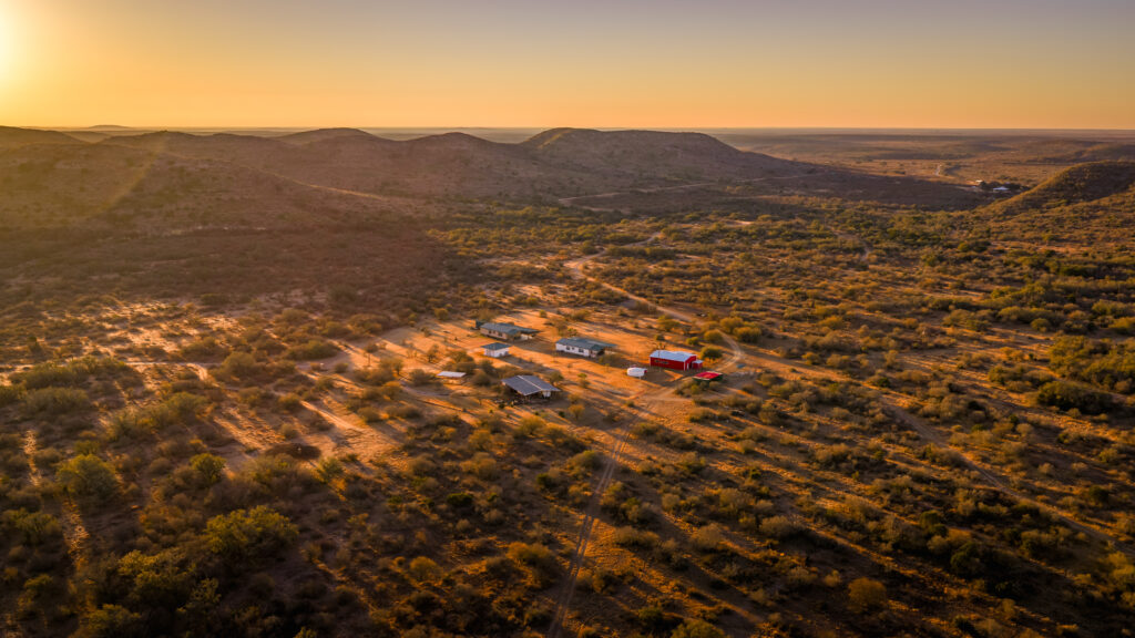 Indian Creek Ranch – Views & Vistas – Image 3