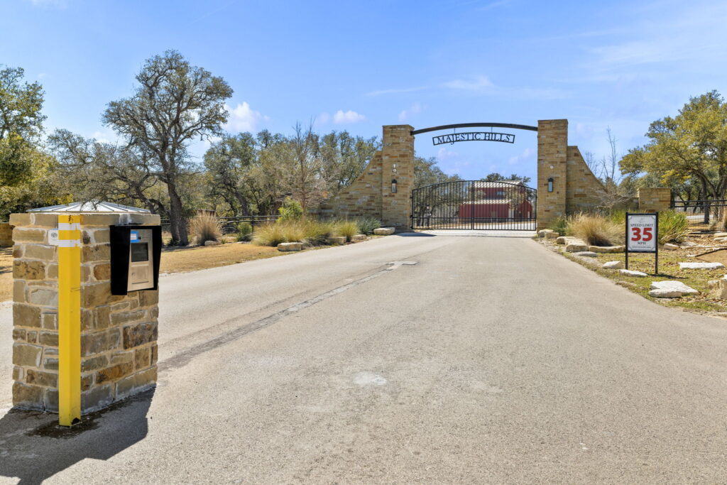 5 Acre Ranchette – Entry & Signage – Image 1